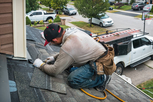 Professional Roofing technician working in Dante, VA